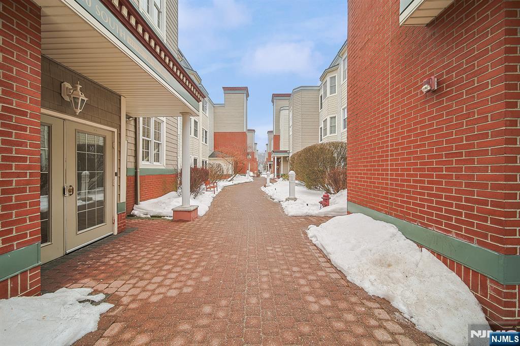 321 The Promenade