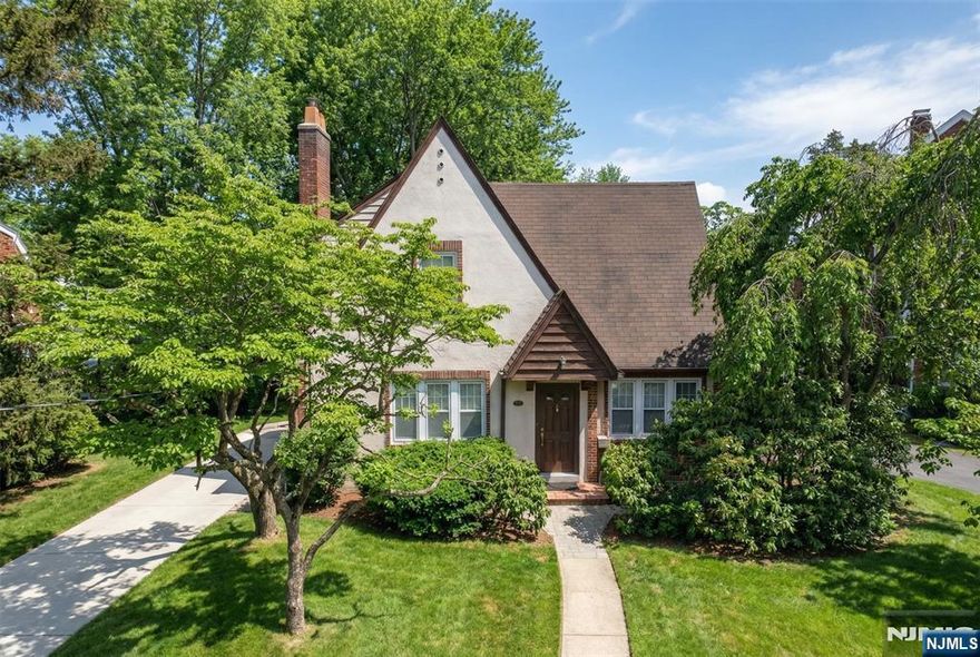 Lovely Center Hall Colonial conveniently located in the heart of downtown Closter, known for its top-rated New Jersey school district. The bright living room features gleaming hardwood floors, a wood-burning fireplace, and abundant natural light. The den is a flexible space, ideal for a home office, guest room, playroom, or potential additional bathroom. The recently renovated kitchen showcases new appliances, including a refrigerator, gas oven, microwave, and dishwasher. The second floor offers newly replaced hardwood floors throughout, three generously sized bedrooms, and a full bathroom. The finished basement includes a recreation room, an additional bonus room, and a dedicated laundry room, with plenty of storage space. The patio and yard provide an ideal setting for outdoor entertaining. Conveniently located near NYC transportation, shopping, schools, and downtown Closter. Located in one of New Jerseyâ€™s top school districts. Recently renovated and completely move-in ready. Truly turnkeyâ€”nothing to do but unpack!