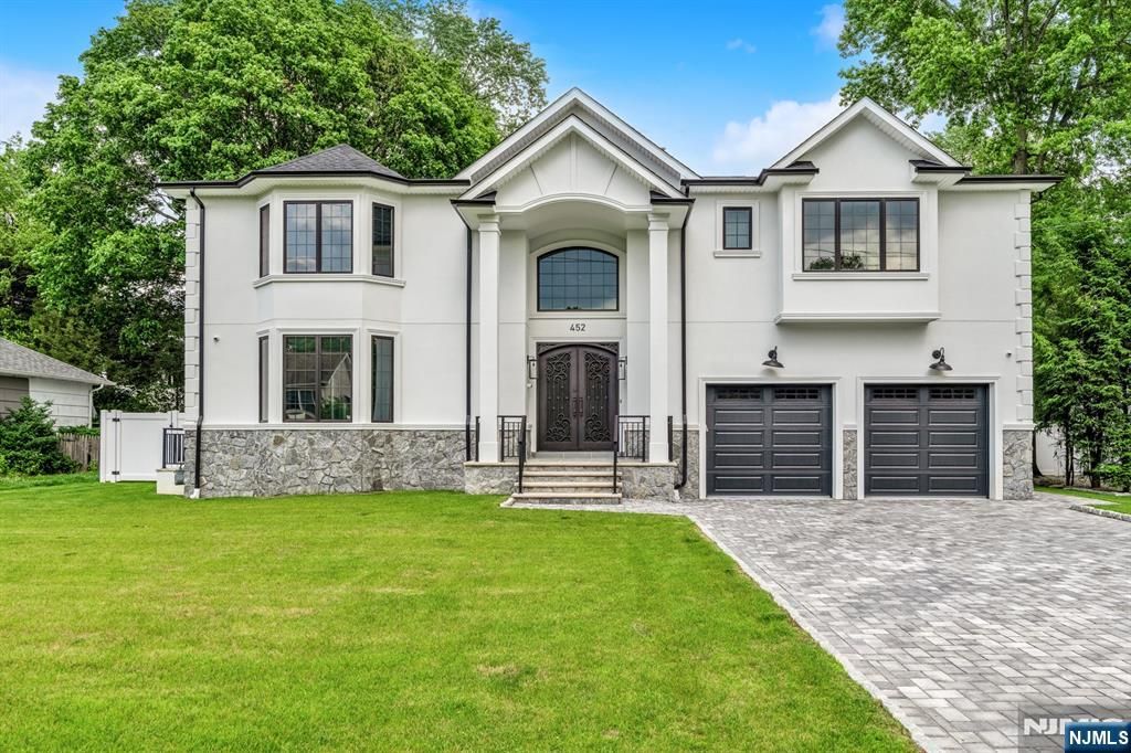 Photo of 452 Oregon Street, Paramus, NJ 07652 (MLS # 26008702)