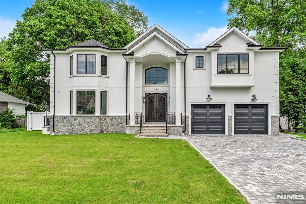 Photo of 452 Oregon Street, Paramus, NJ 07652 (MLS # 26008702)