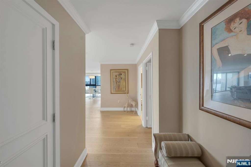 Photo of 1500 Palisade Avenue #15F, Fort Lee, NJ 07024 (MLS # 25040176)