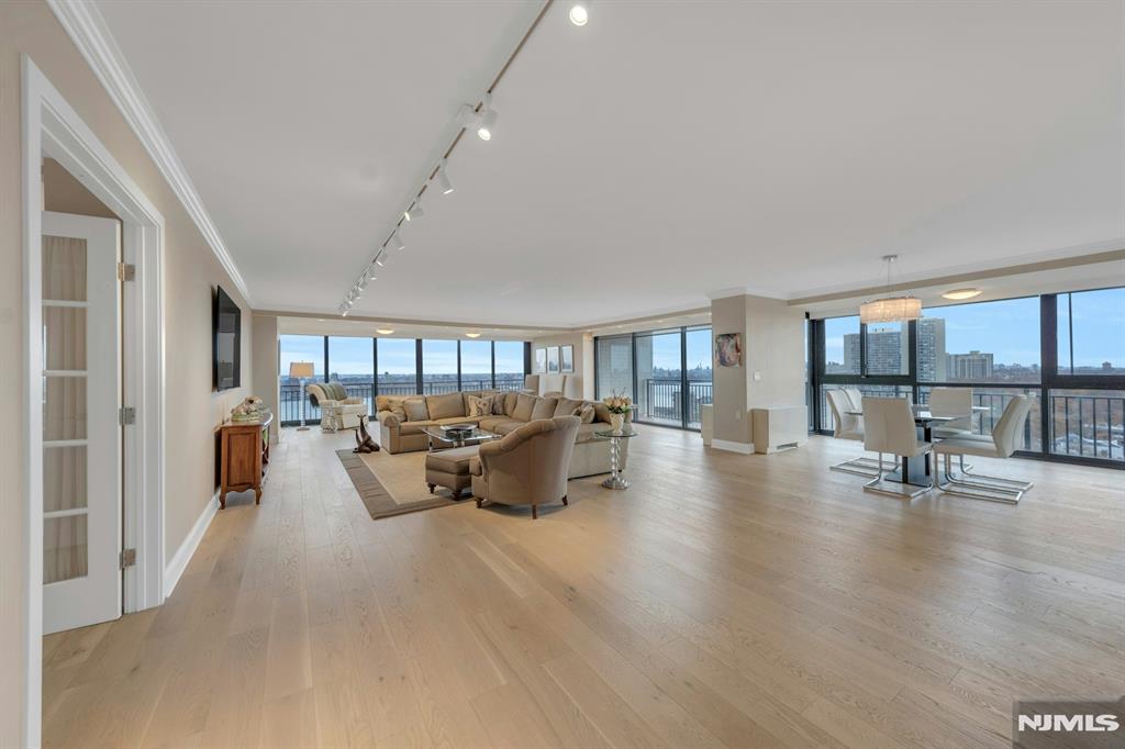 1500 Palisade Avenue 15F