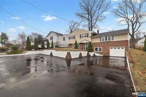 MLS: 25008891