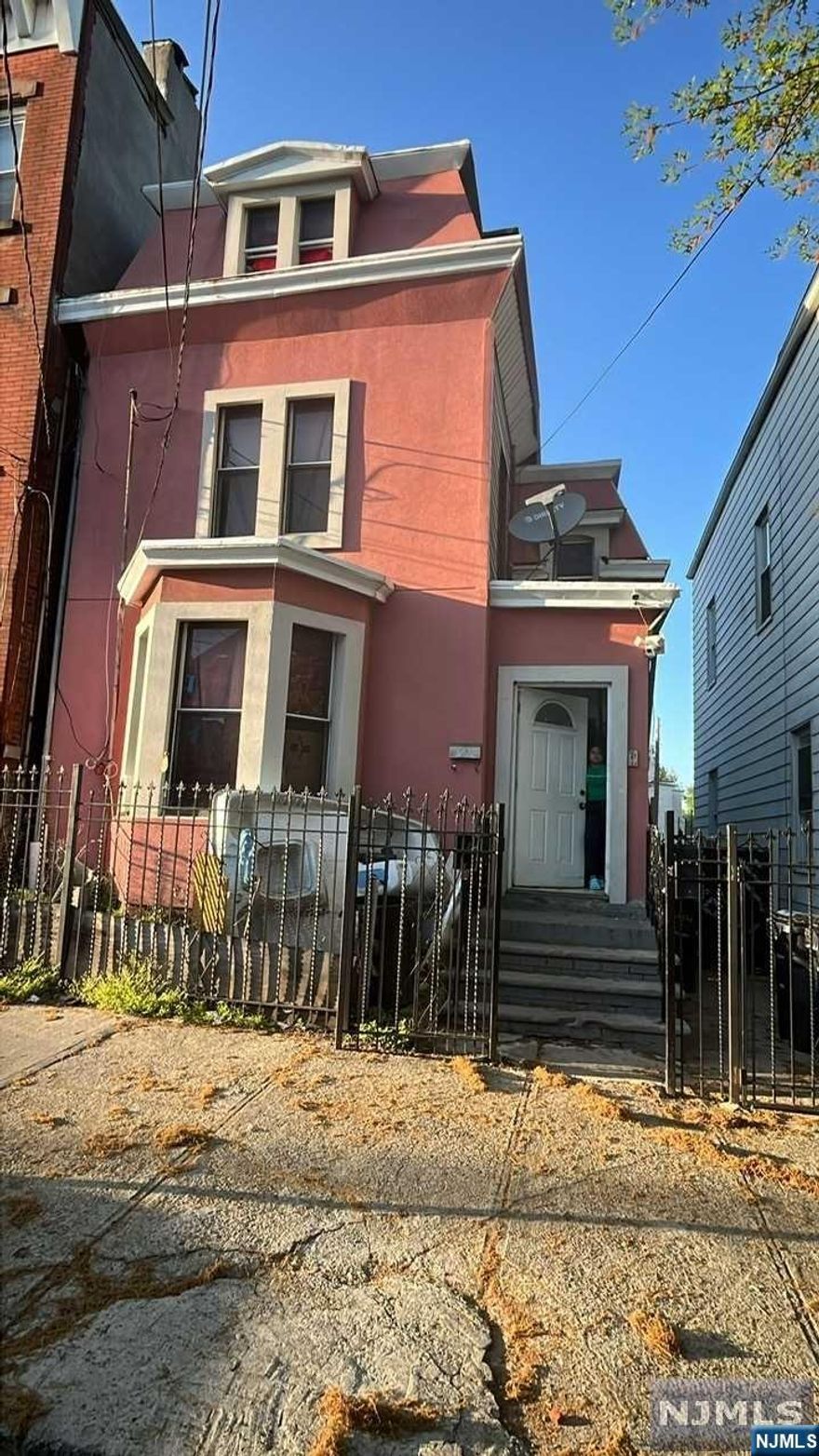 Colonial two-family with 2,704 sqft GLA house built in a 1302 sqft lot and basement finished. Separate utilities, No Laundry, and No Garage or Parking. Subject to 3rd Party Approval and Buyer responsible for CCC and Fire Inspection Fees and Requirements.