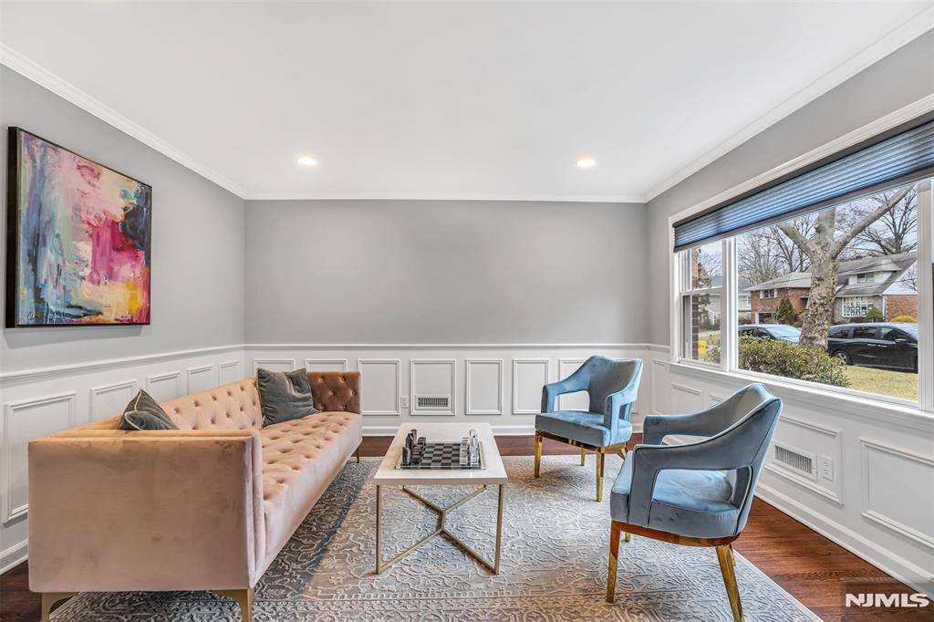 1284 Wellington Avenue