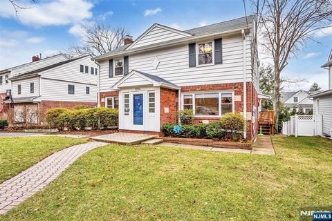 1284 Wellington Avenue Teaneck NJ 07666