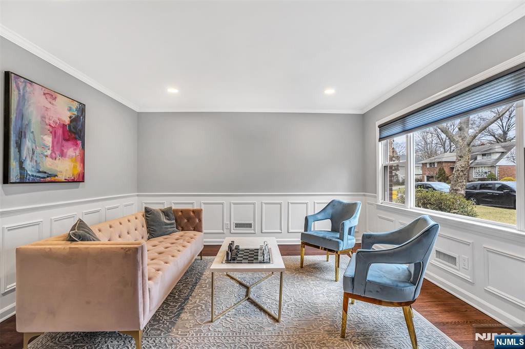 1284 Wellington Avenue