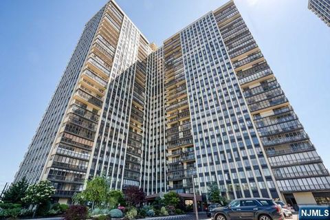 300 Winston Drive 2510 Cliffside Park NJ 07010