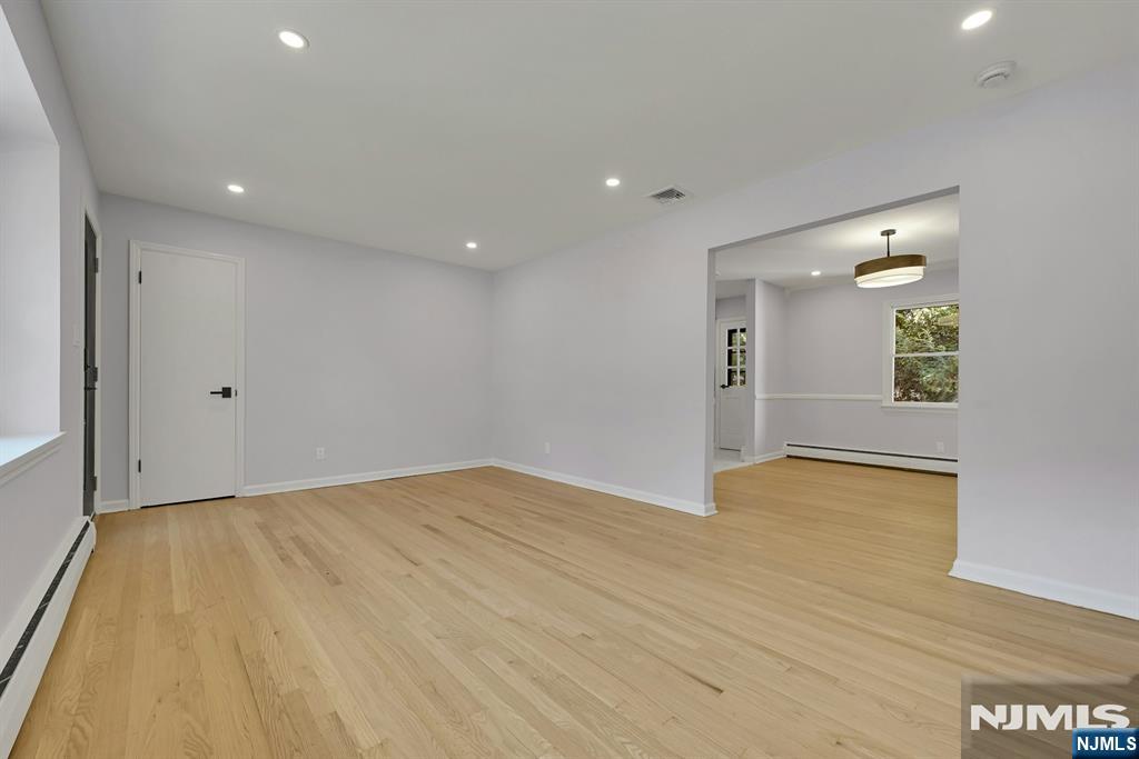 516 Harriet Place