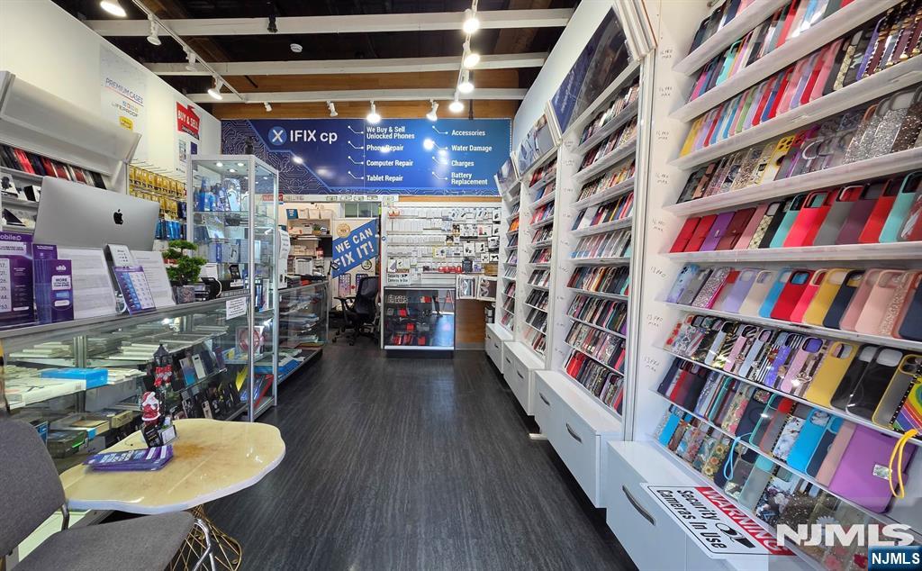 609 Anderson Avenue