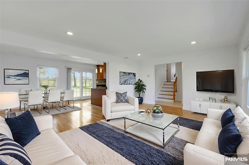 Photo of 117 Brookview Terrace, Bergenfield, NJ 07621 (MLS # 25042038)