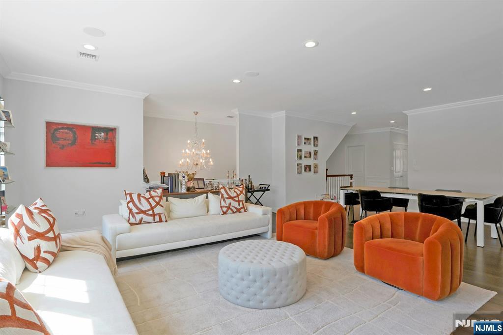 51 Lexington Court 51