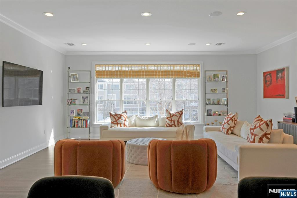 51 Lexington Court 51