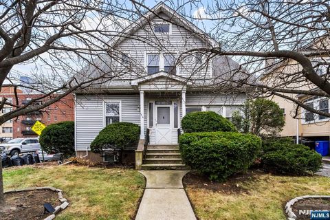 Photo of 1614 Center Ave, Fort Lee, NJ 07024 (MLS # 26004913)