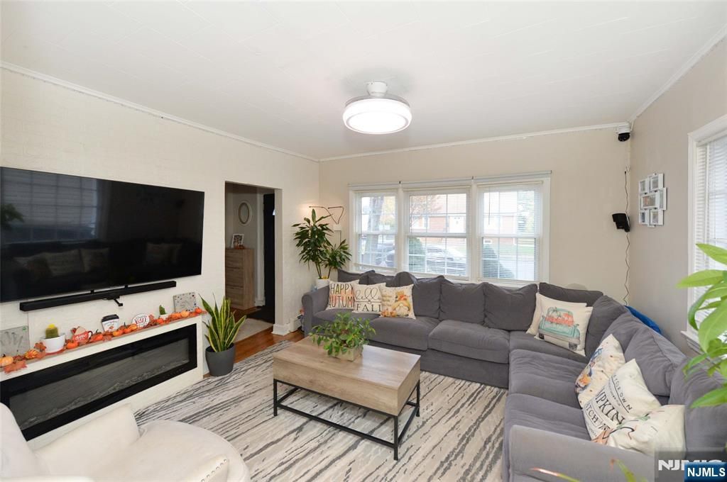 Photo of 110 3rd Avenue, Hawthorne, NJ 07506 (MLS # 25038491)