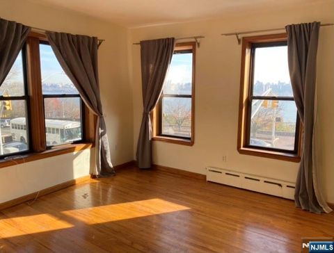 Photo of 6209 Boulevard #1EN, West New York, NJ 07093 (MLS # 25035849)