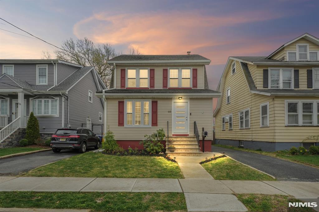 Property for Sale at 68 Hughes St, Maplewood, New Jersey - Bedrooms: 3 
Bathrooms: 2 
Rooms: 9  - $499,999