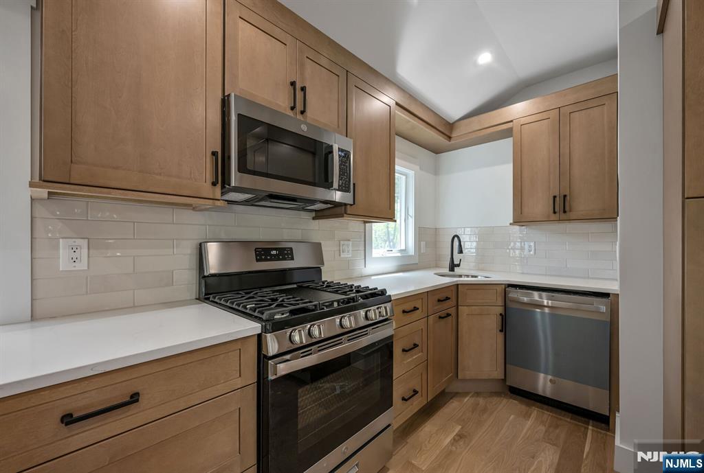 399 Gilbert Street 2nd Floor