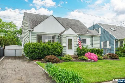 MLS: 25015505