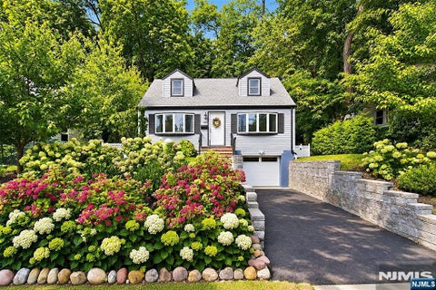 Photo of 686 Broad Street, Bloomfield, NJ 07003 (MLS # 26039626)