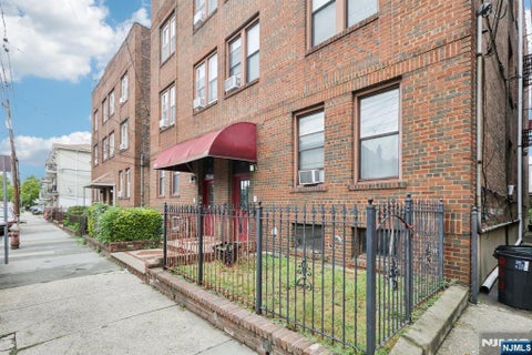 Photo of 262 Clendenny Ave #6, Jersey City, NJ 07304 (MLS # 26018134)