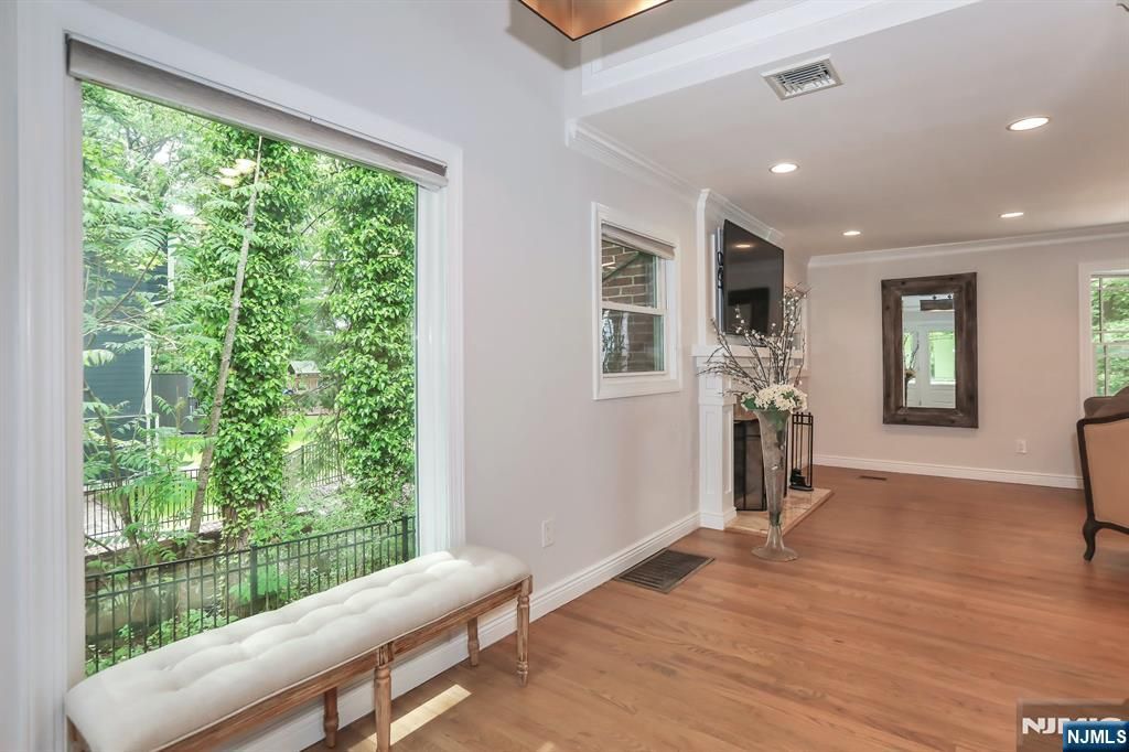 Photo of 162 Elm Street, Tenafly, NJ 07670 (MLS # 25038360)