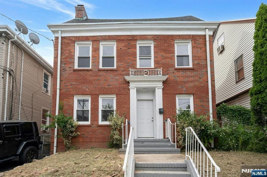 Welcome to 513 Sanford in Newark â€“ a charming home thatâ€™s been tastefully updated and move-in ready! Step inside to find a recently renovated kitchen featuring brand-new appliances, perfect for cooking and entertaining. The home has been freshly painted throughout, offering a clean and modern feel. Enjoy the comfort of a new heating system, ensuring year-round efficiency and peace of mind. Conveniently located near schools, shopping, and transportation, this property is an excellent opportunity for homeowners or investors alike.