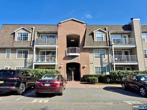 Photo of 790 River Rd #341, Edgewater, NJ 07020 (MLS # 25035640)