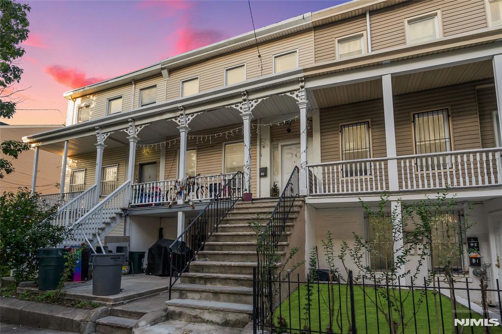 74 Storms Avenue, Jersey City, New Jersey - 4 Bedrooms  
3 Bathrooms  
5 Rooms - 