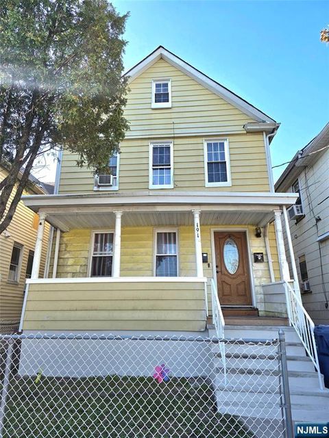 Photo of 191 Kansas Street, Hackensack, NJ 07601 (MLS # 25033568)