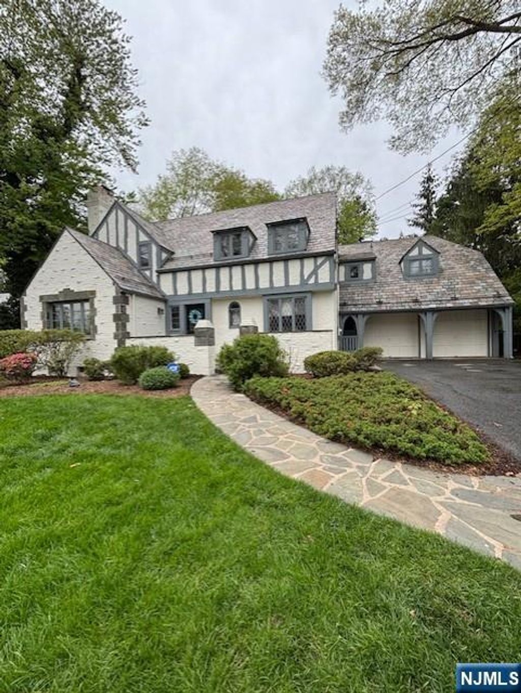 Photo of 45 Wyncote Road, Ho-Ho-Kus, NJ 07423 (MLS # 26009732)