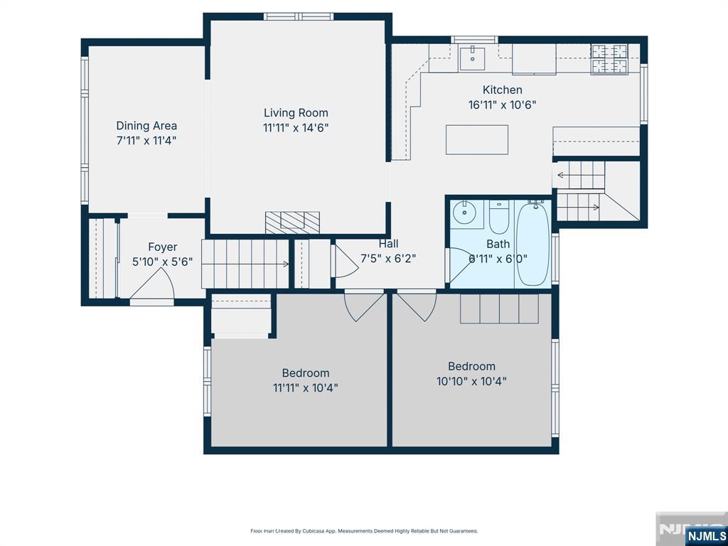 Main image without alt text