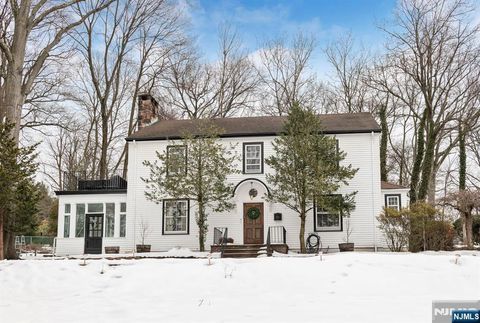 215 Brinckerhoff Court Englewood NJ 07631