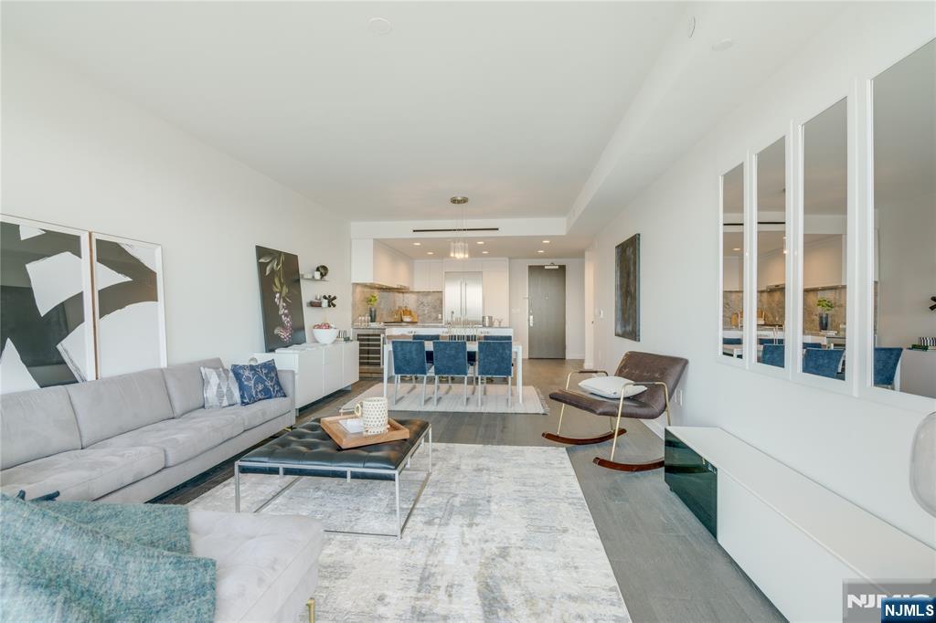 320 Adolphus Avenue 916