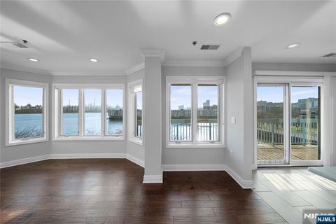 410 Smith Court 410 Edgewater NJ 07020