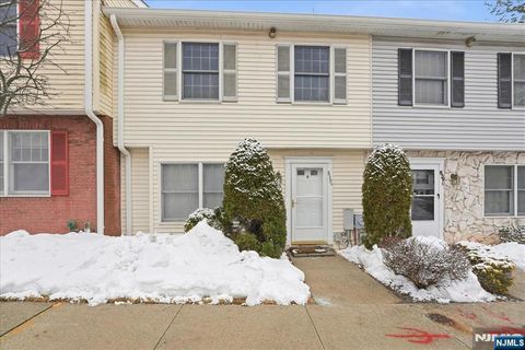 Photo of 839 Valley Street #B, Union, NJ 07088 (MLS # 26005249)