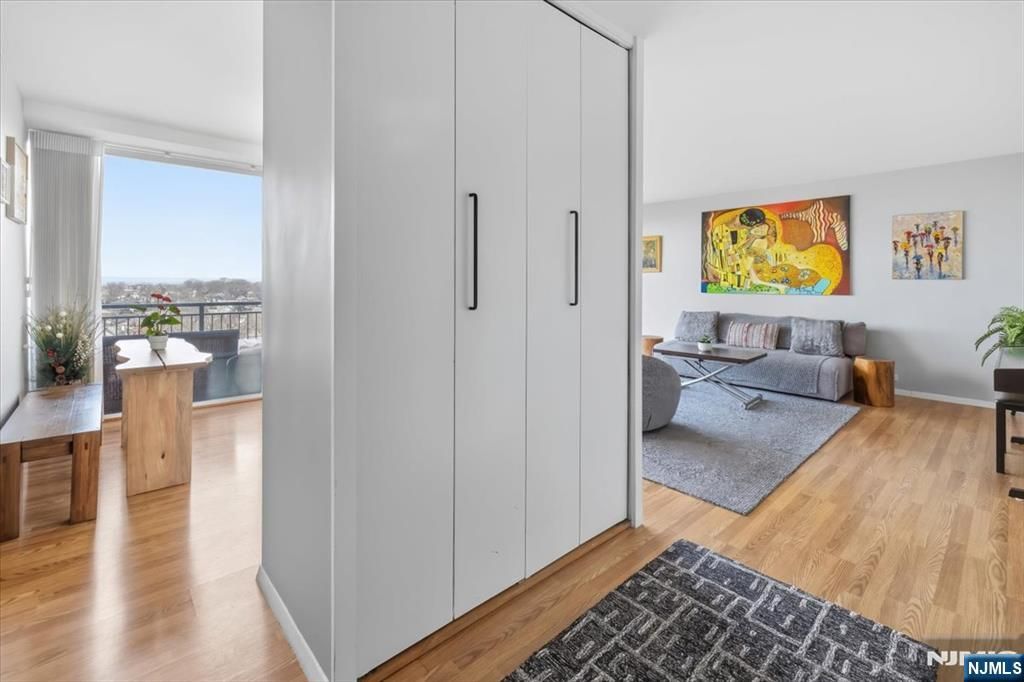 Photo of 1 Horizon Drive #1209, Fort Lee, NJ 07024 (MLS # 26009803)