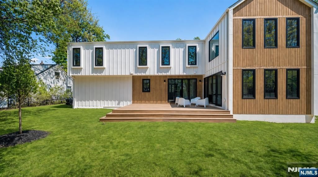 Photo of 23 Cherry Court, Cresskill, NJ 07626 (MLS # 26006333)