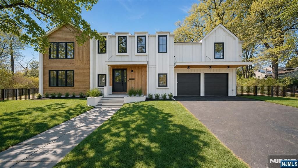 Photo of 23 Cherry Court, Cresskill, NJ 07626 (MLS # 26006333)