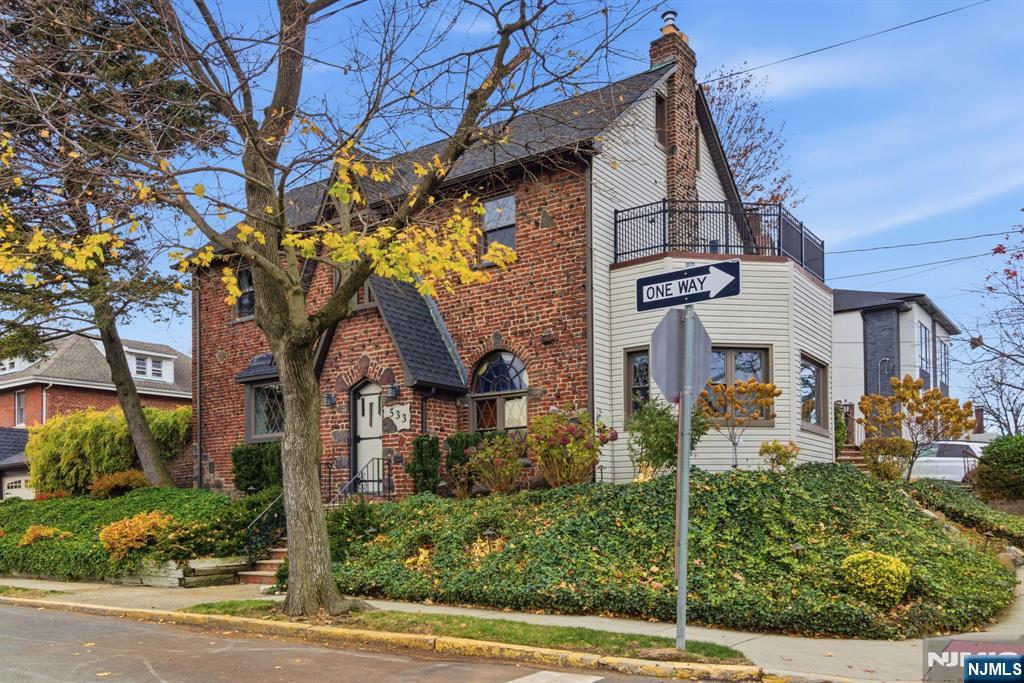 533 Highridge Avenue