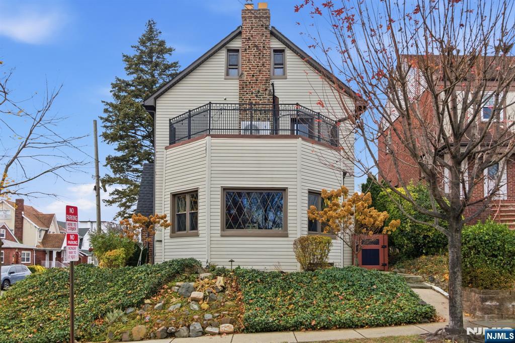 533 Highridge Avenue