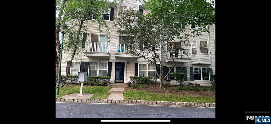 Welcome to this 2-bedroom, 1-bath ground floor End Unit located in the sought-after Franklin Heights Complex. This condo offers one-floor living and the convenience of in-unit laundry. Enjoy access to a suite of community amenities, including a pool, playground, tennis courts, and a clubhouse. The location is idealâ€”close to shopping, dining, and convenient NYC transportation options, and ample guest parking.