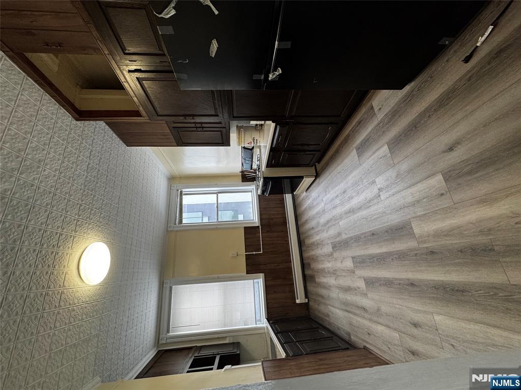 401 70th St 3R, Guttenberg, New Jersey - 2 Bedrooms  
1 Bathrooms  
3 Rooms - 