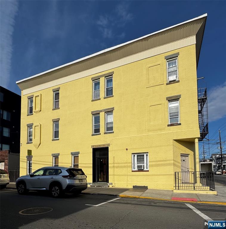 401 70th Street 3R