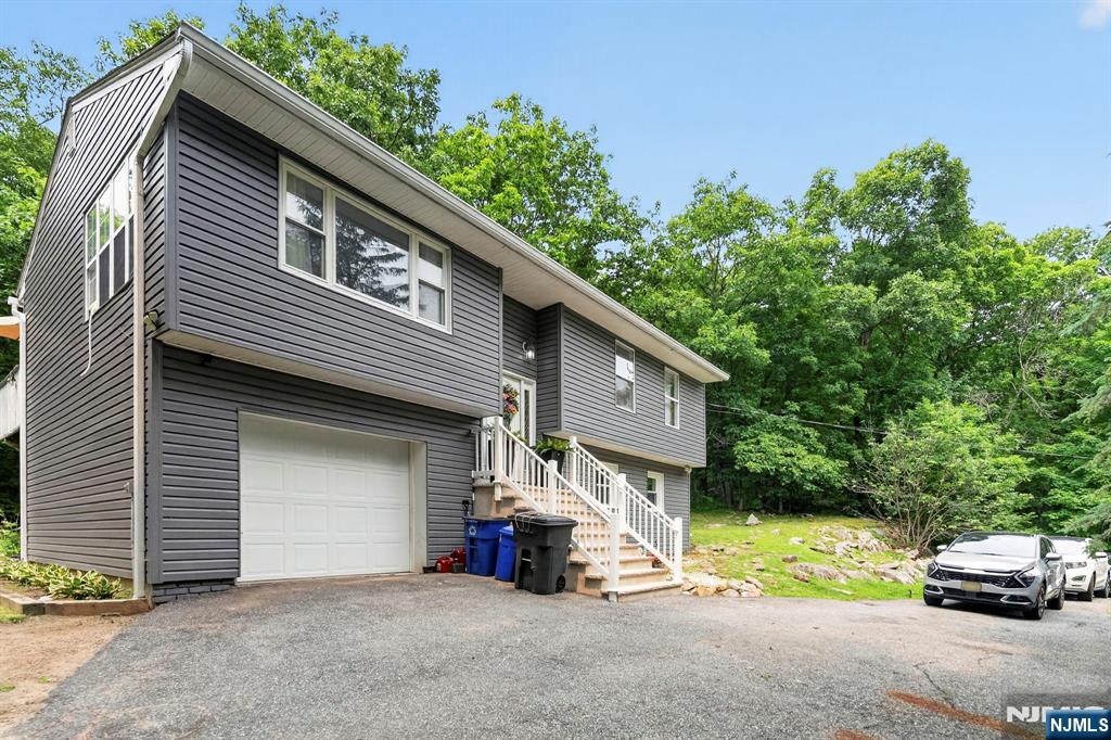 5 Lawrence Drive