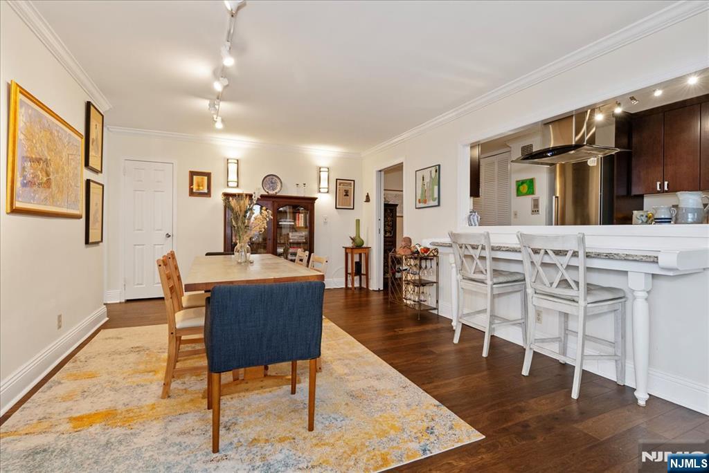 530 Valley 7E