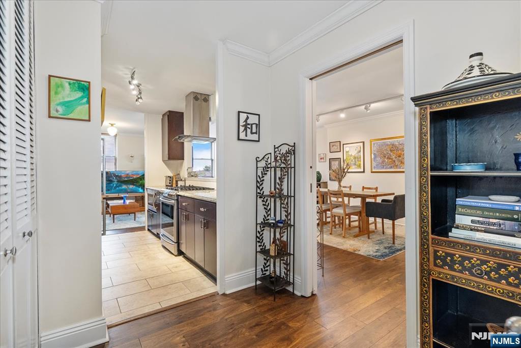 530 Valley 7E