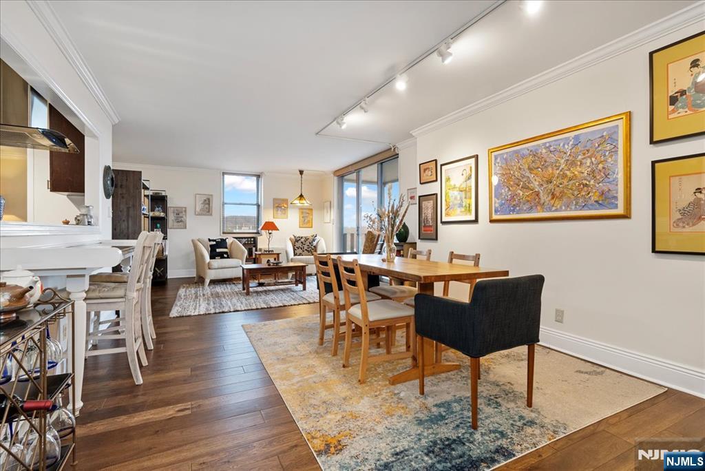 530 Valley 7E