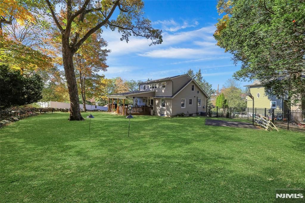 Photo of 71 Lake Trail, Wayne, NJ 07470 (MLS # 25037342)