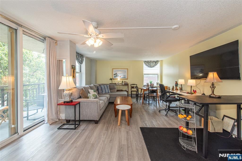 300 Main Street 301